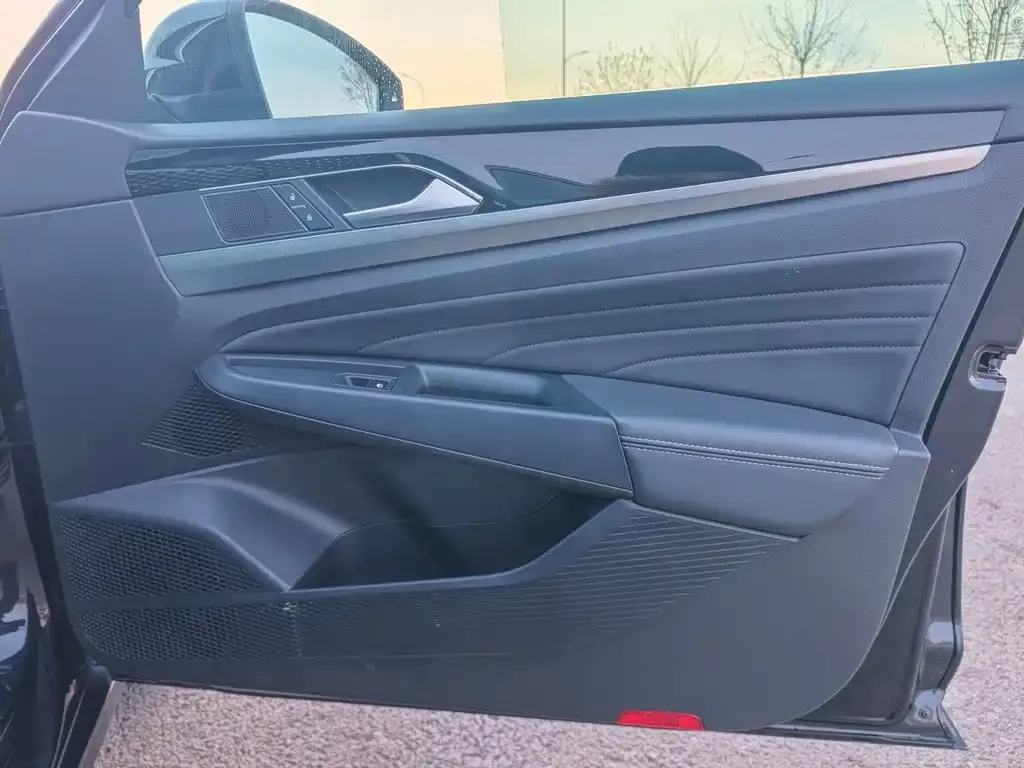 Volkswagen Passat 2022 из CN, фото 2