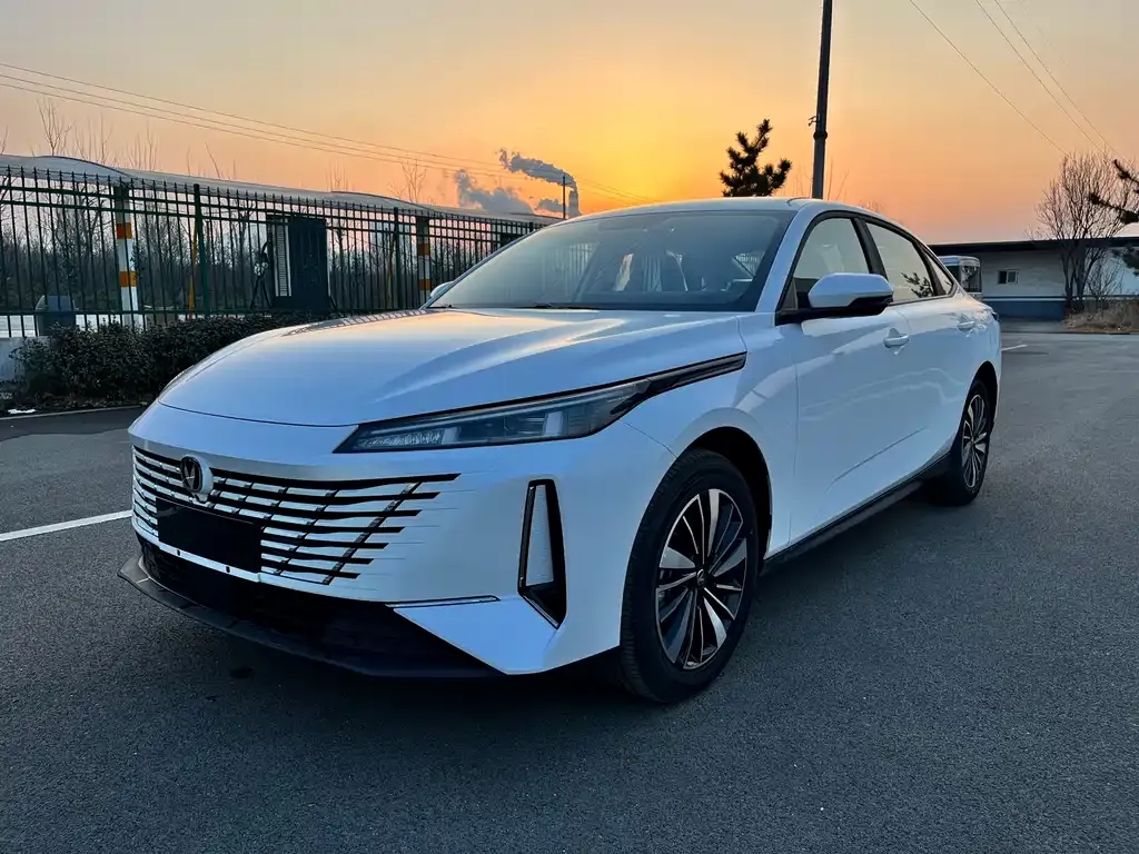 Changan Eado PHEV 2025 из CN, фото 1