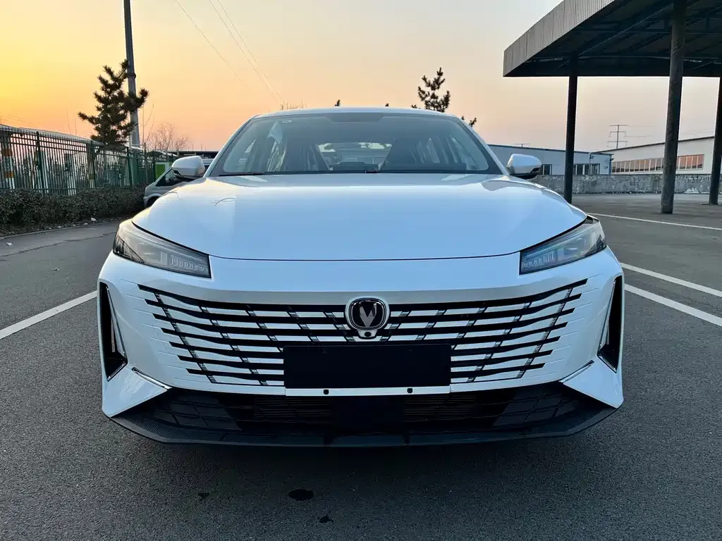 Changan Eado PHEV 2025 из CN, фото 2