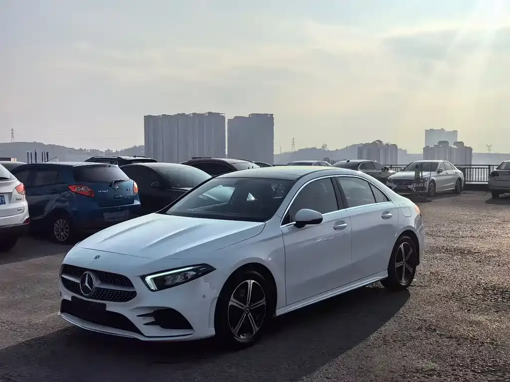 Mercedes-Benz A-Class 2023 из CN, фото 1