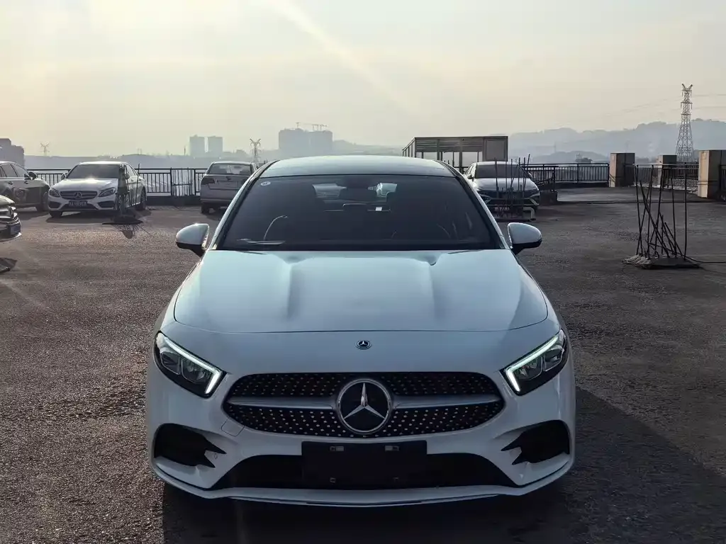 Mercedes-Benz A-Class 2023 из CN, фото 2