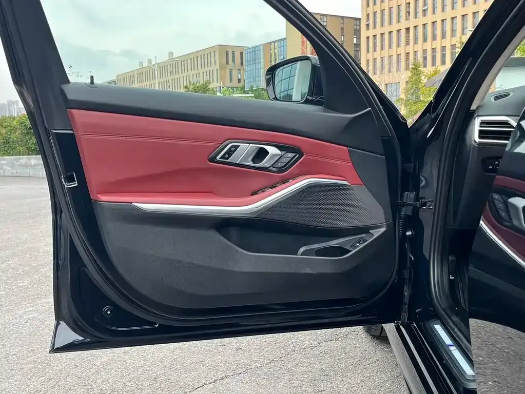 BMW 3 Series 2025 из CN, фото 3