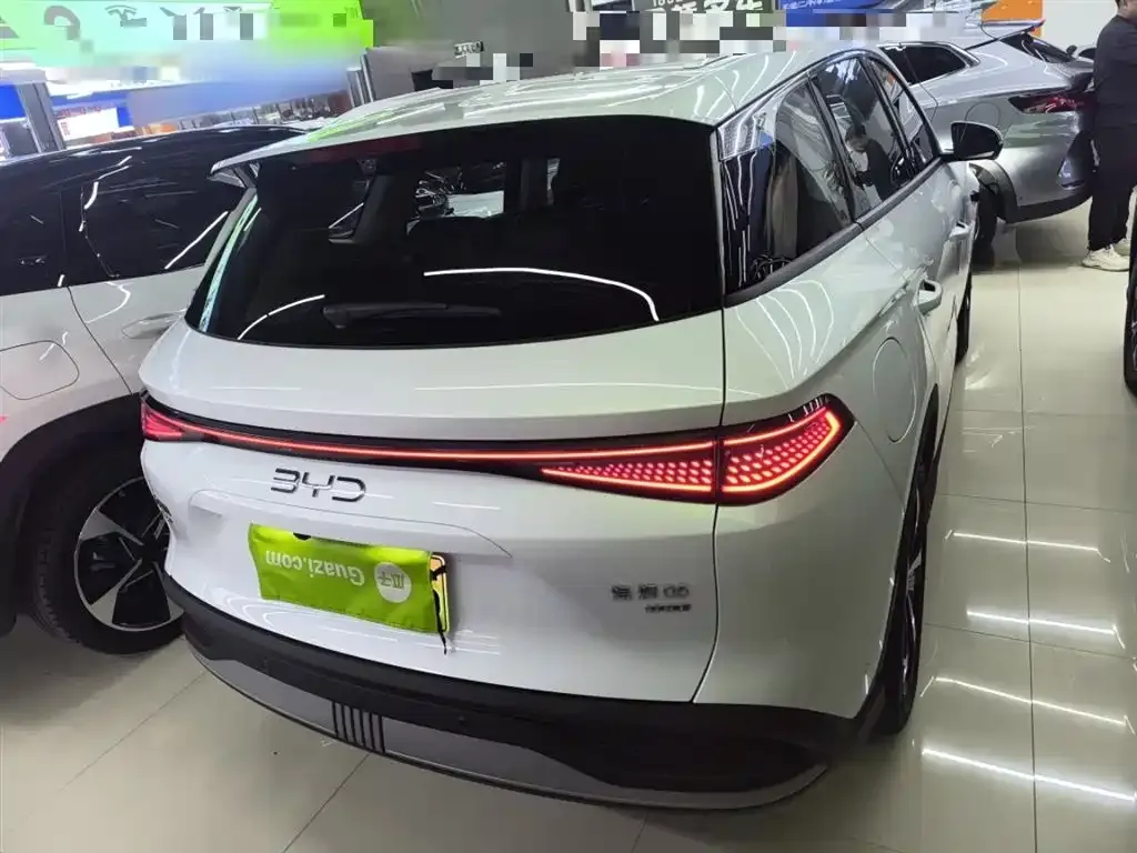 BYD Seal 05 DM-i — фото 6