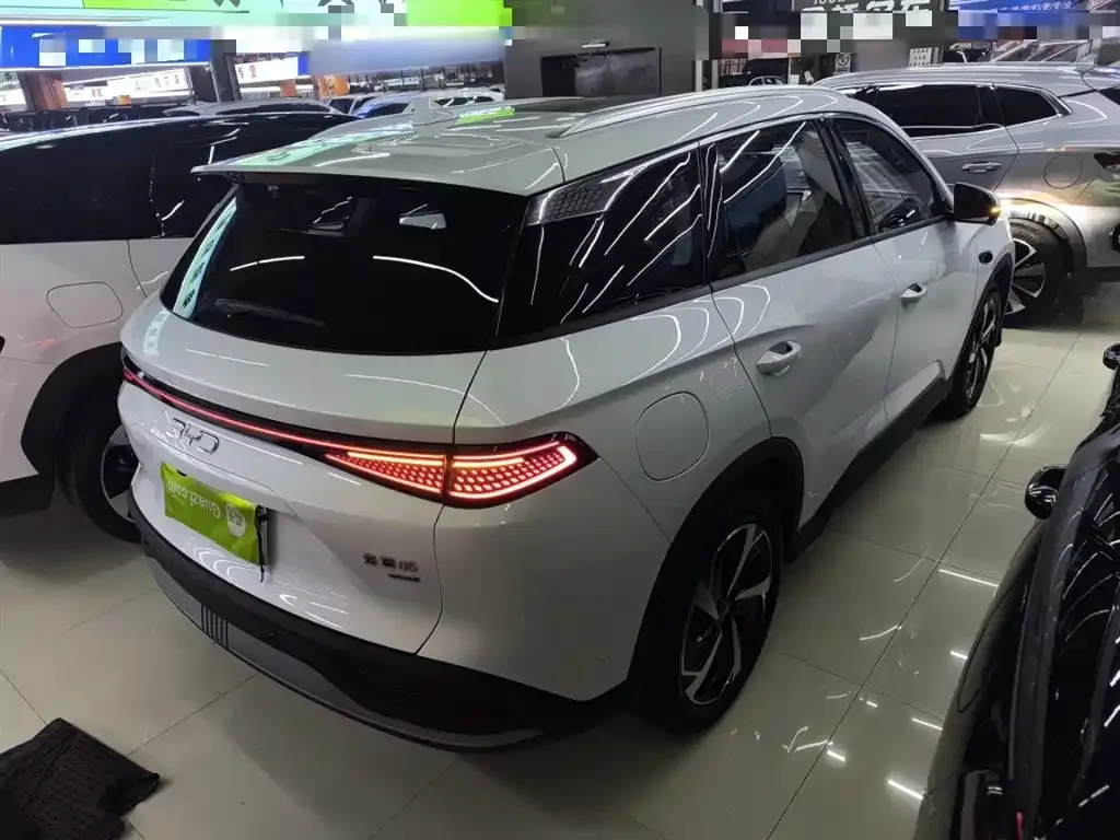 BYD Seal 05 DM-i — фото 7