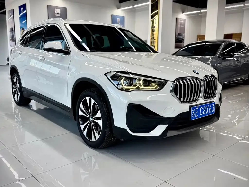 BMW X1 — фото 8