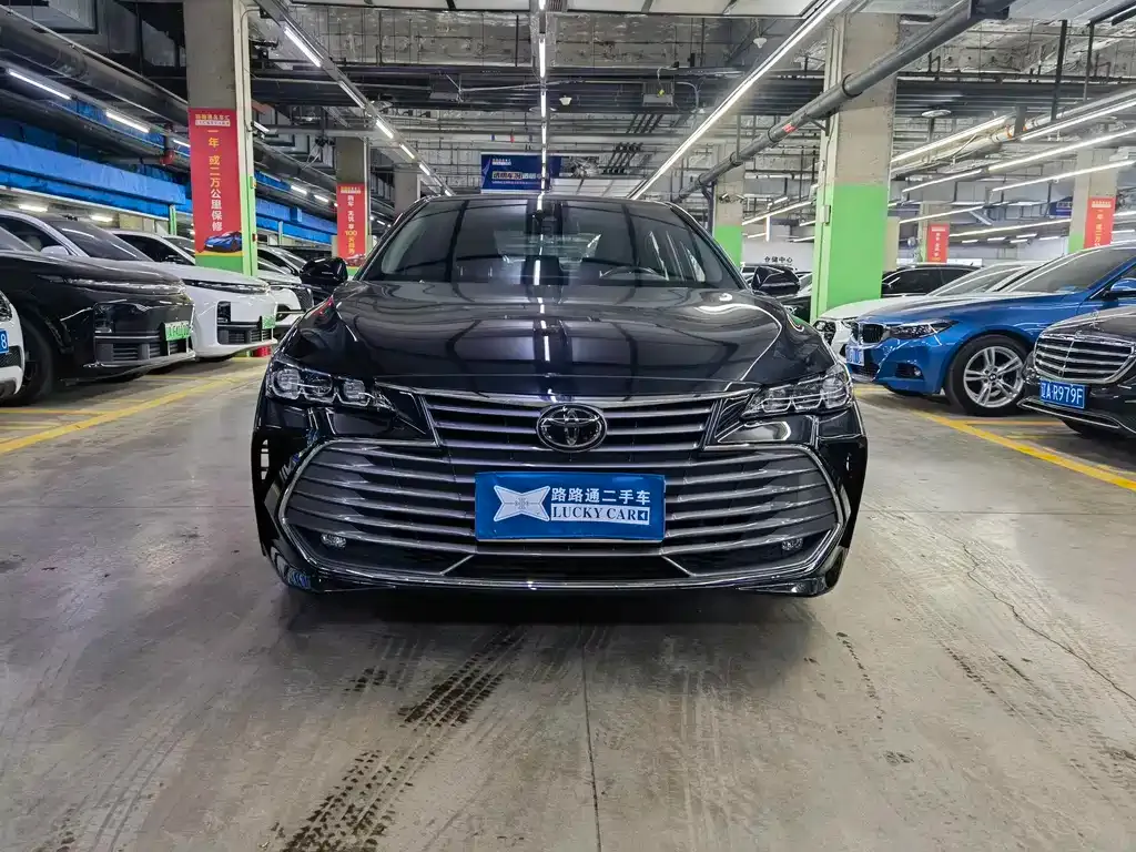 Toyota Avalon 2022 из CN, фото 2