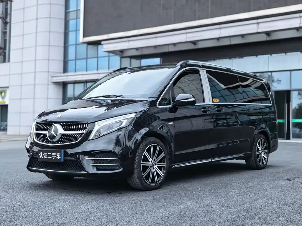 Mercedes-Benz V-Class — фото 1