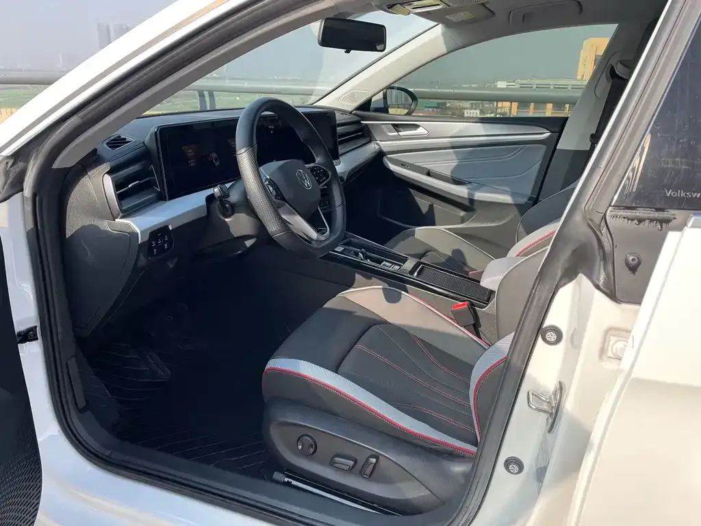 Volkswagen Lamando 2023 из CN, фото 8