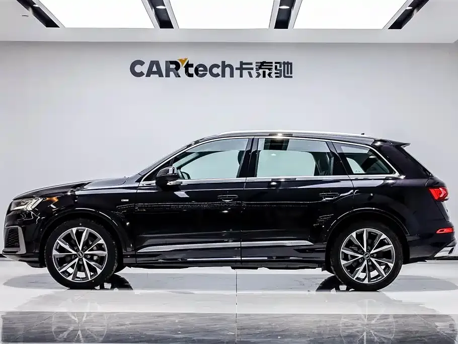 Audi Q7 2021 из CN, фото 4