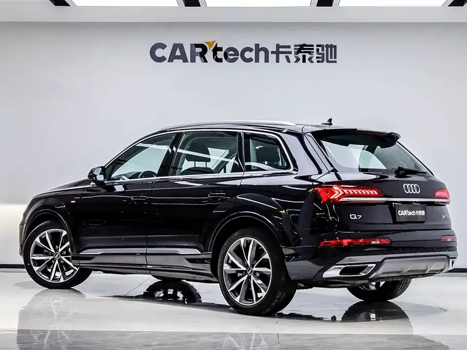 Audi Q7 2021 из CN, фото 10