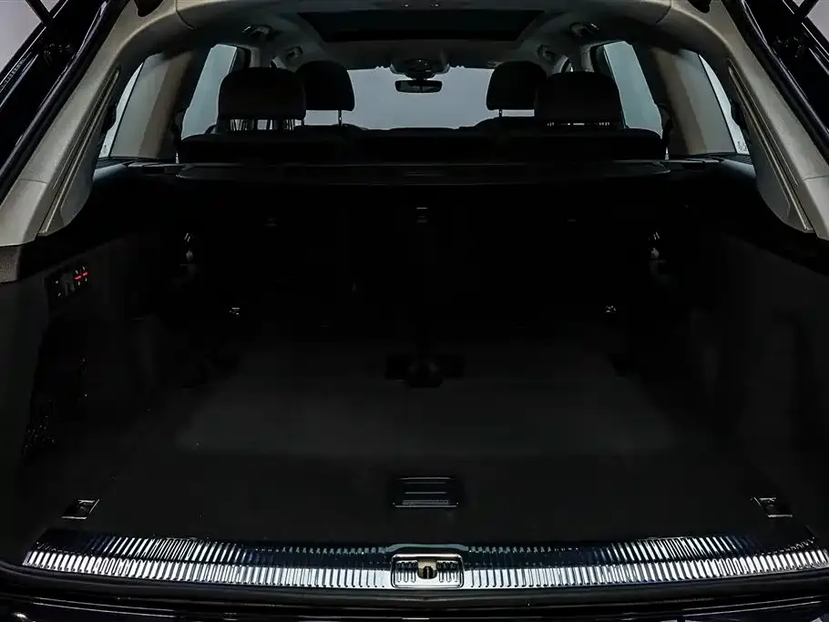 Audi Q7 2021 из CN, фото 7