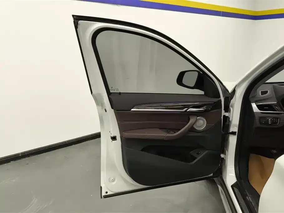 BMW X1 2021 из CN, фото 10