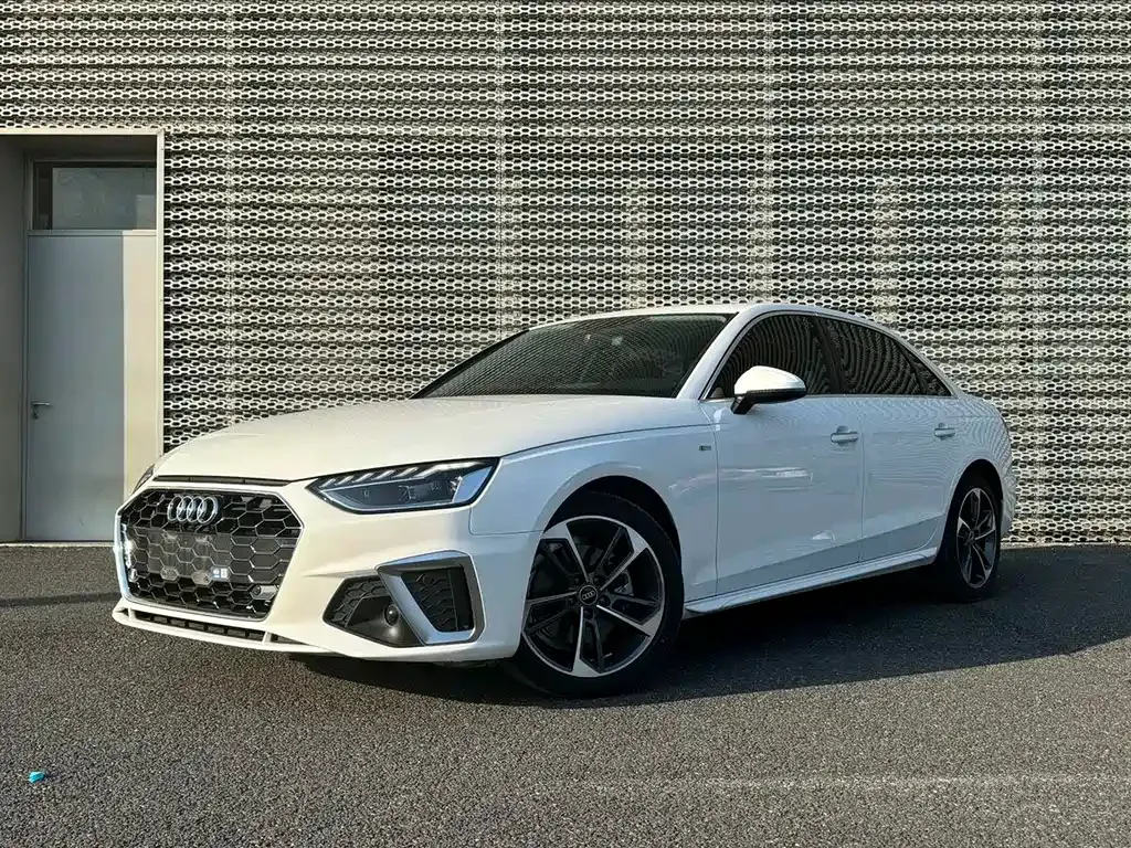 Audi A4L 2023 из CN, фото 1