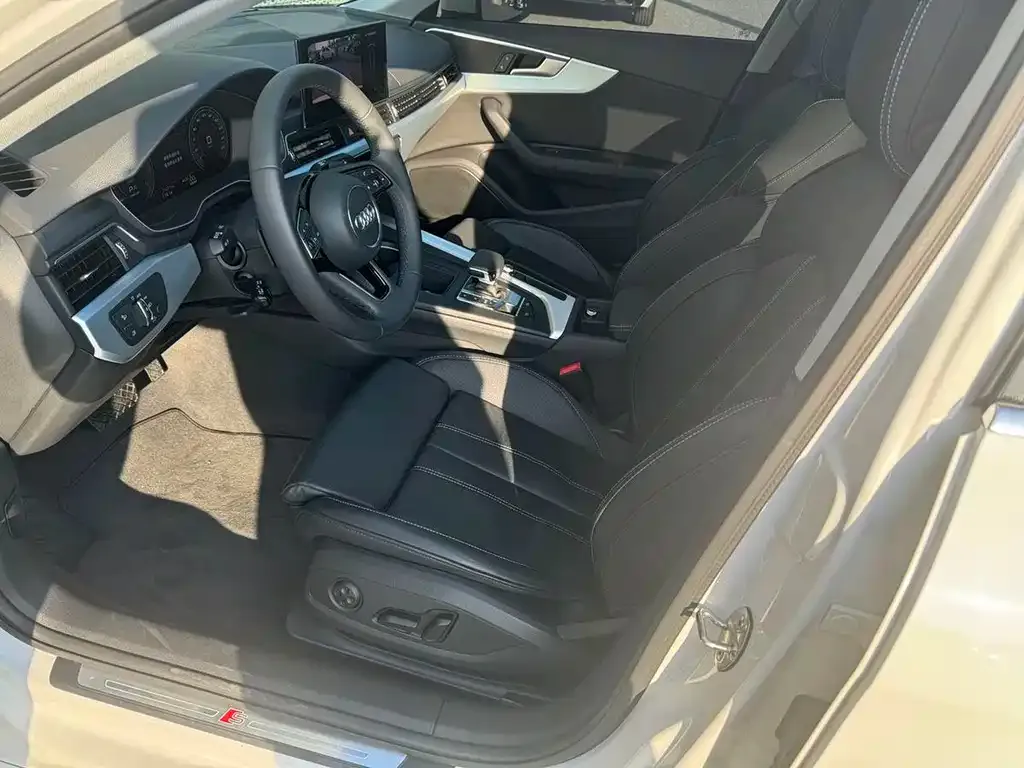 Audi A4L 2023 из CN, фото 4