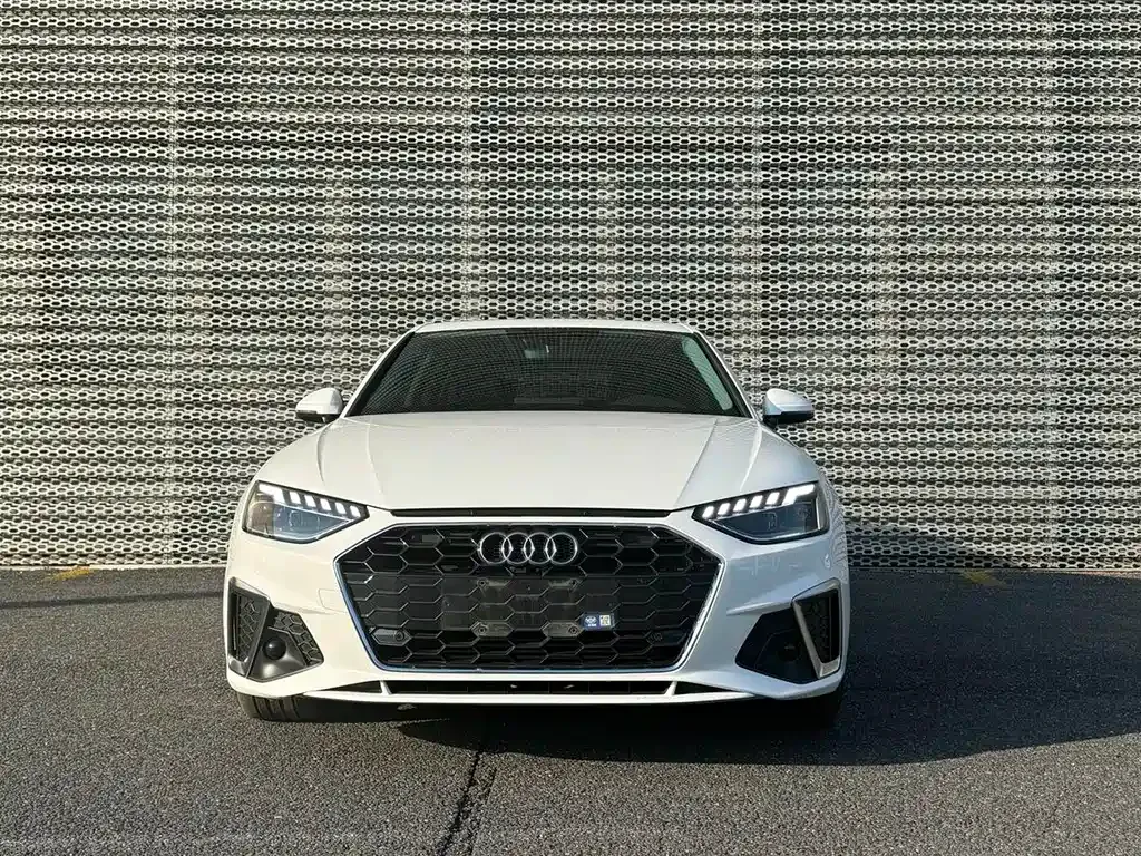 Audi A4L 2023 из CN, фото 7