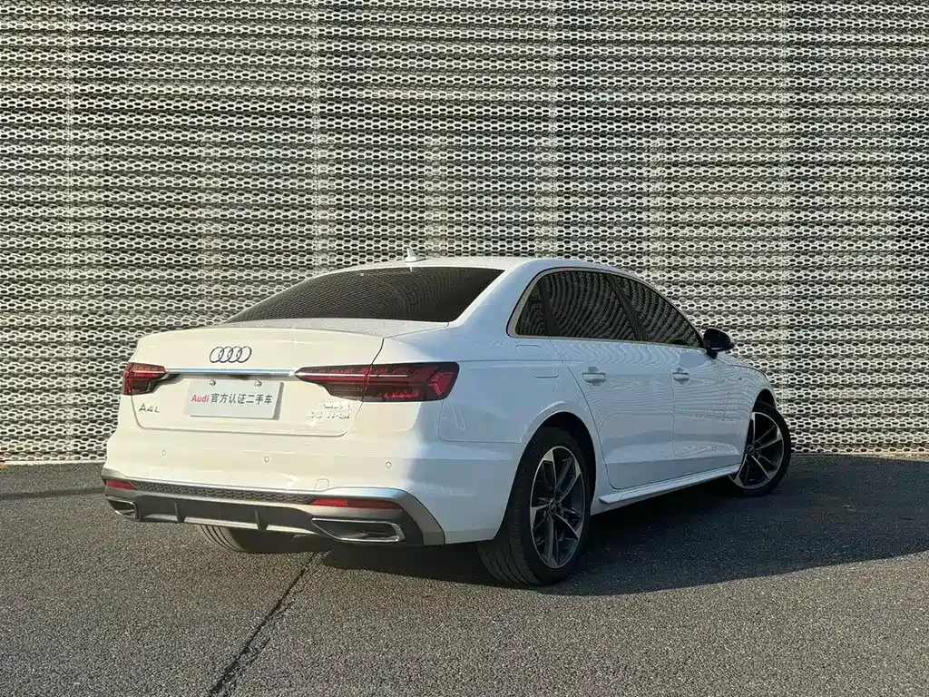 Audi A4L 2023 из CN, фото 5