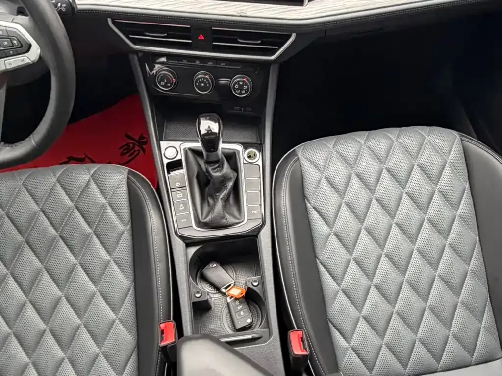Volkswagen Sagitar 2023 из CN, фото 3