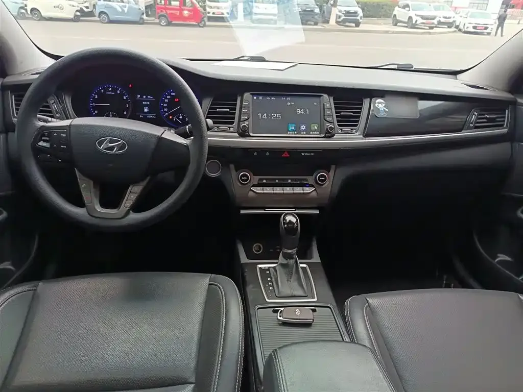 Hyundai Mistra — фото 6