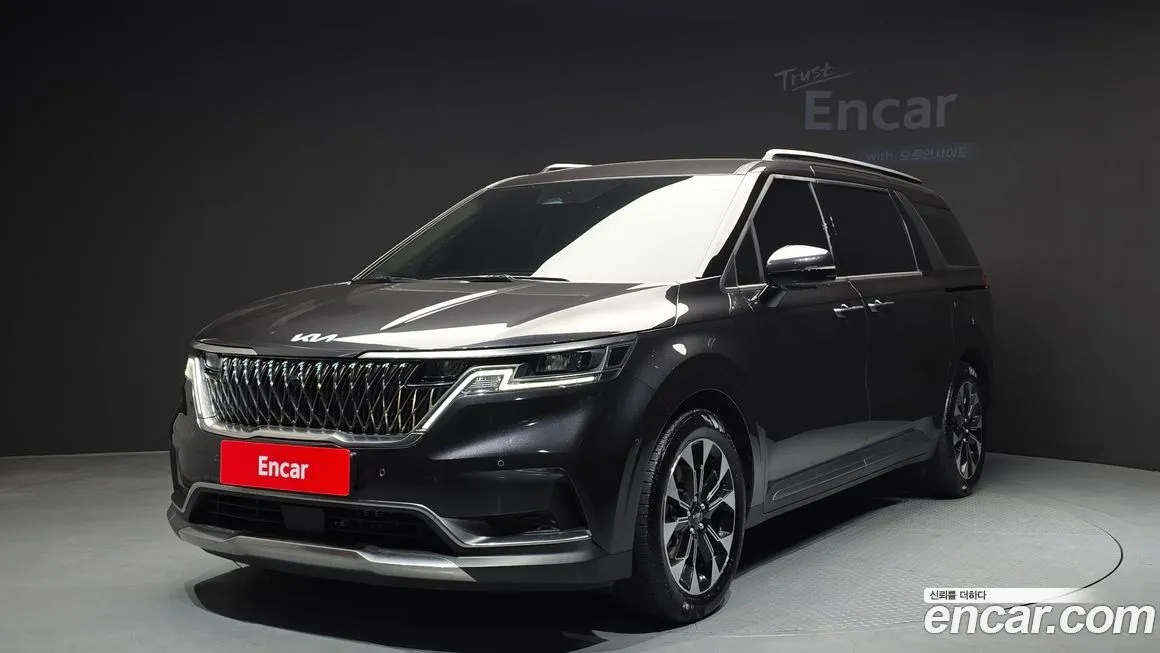 Kia Carnival — фото 1