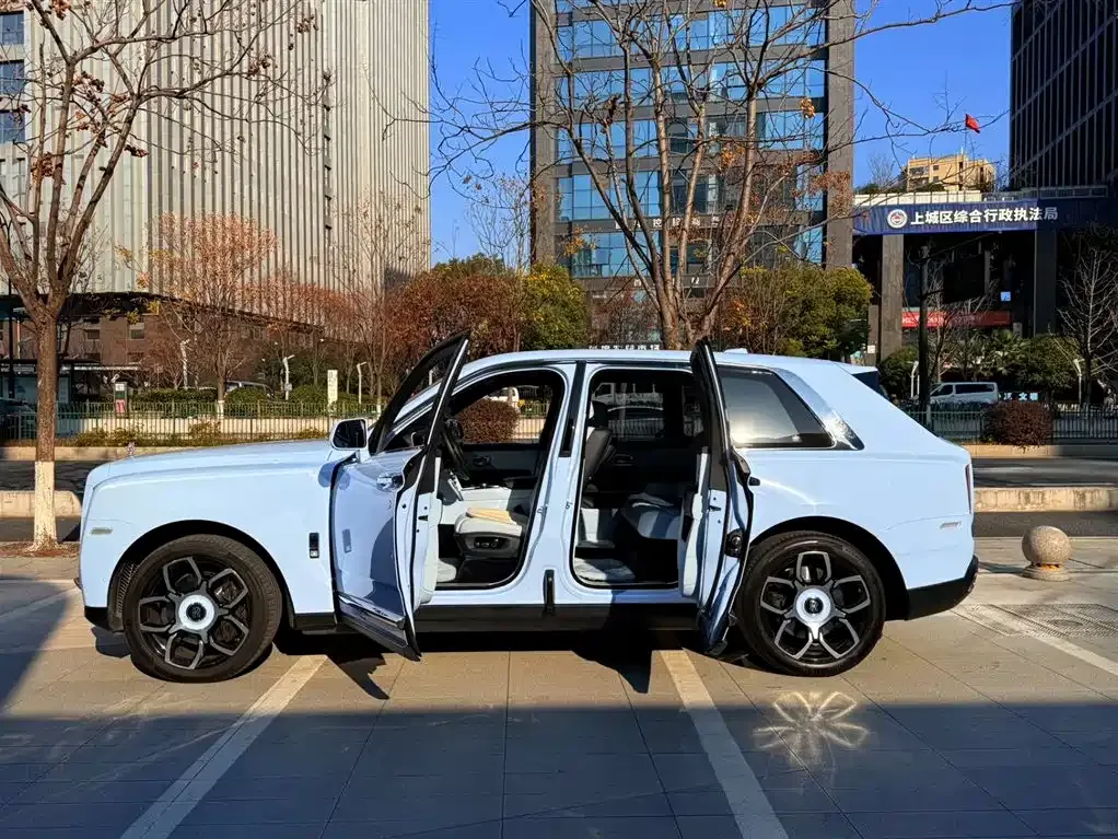 Rolls-Royce Cullinan 2021 из CN, фото 7