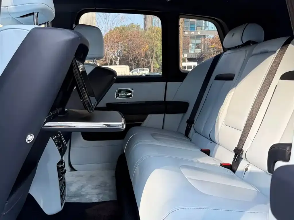 Rolls-Royce Cullinan 2021 из CN, фото 4
