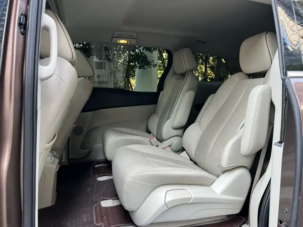 Buick GL8 2021 из CN, фото 9