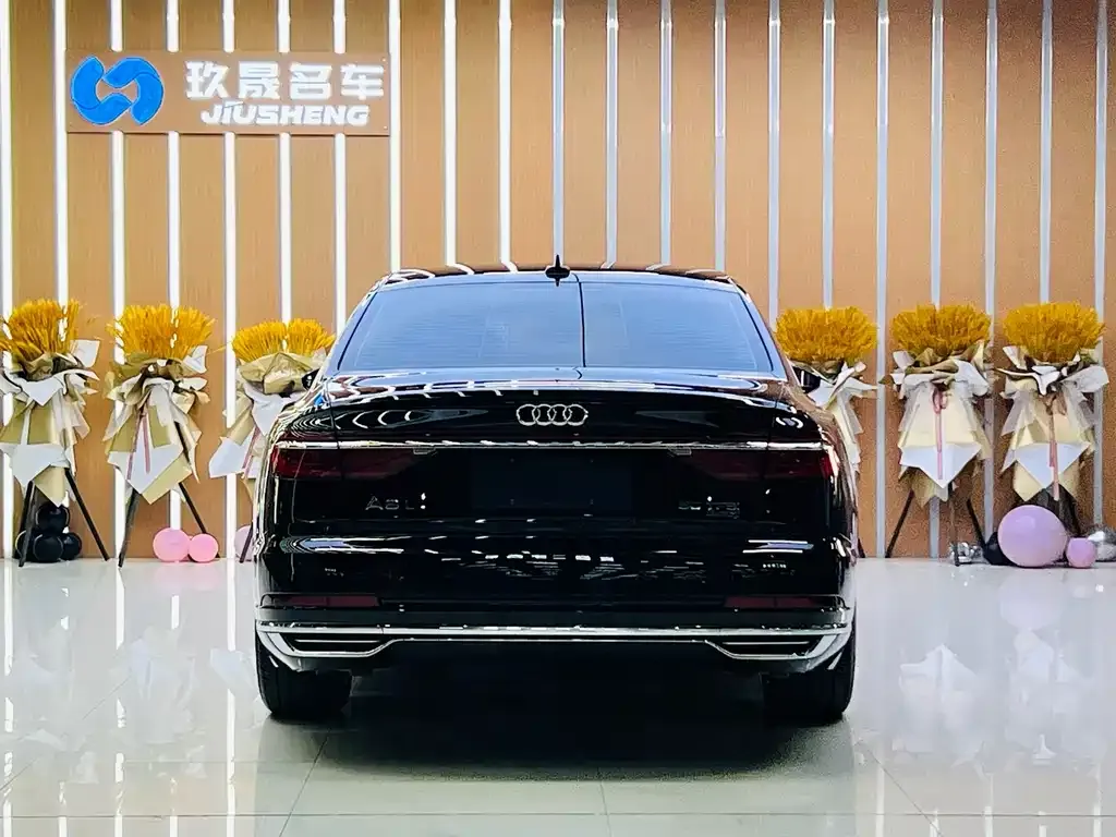 Audi A8 2022 из CN, фото 6
