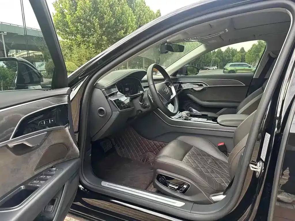 Audi A8 2022 из CN, фото 9