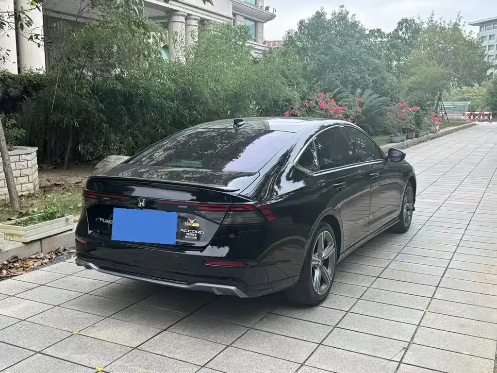 Honda Accord — фото 4