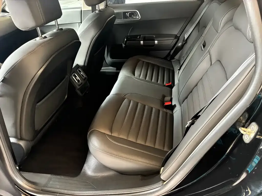 Citroen C6 2023 из CN, фото 9