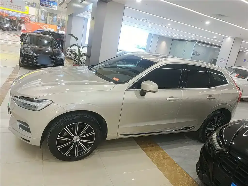 Volvo XC60 2021 из CN, фото 3