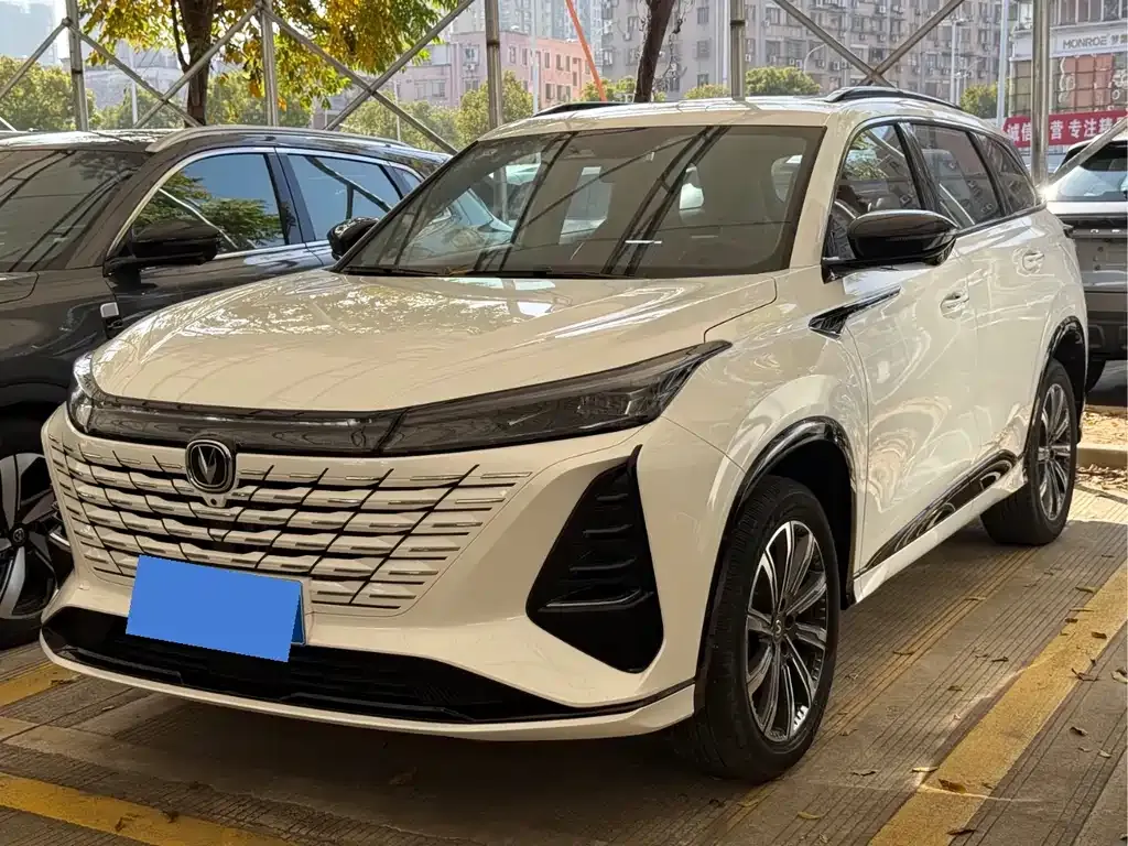 Changan CS75PLUS — фото 1