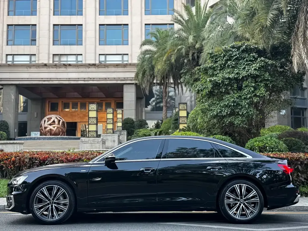 Audi A6L 2024 из CN, фото 5