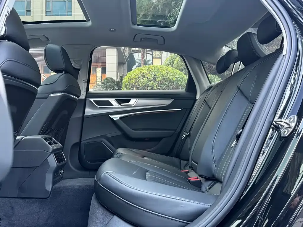Audi A6L 2024 из CN, фото 7
