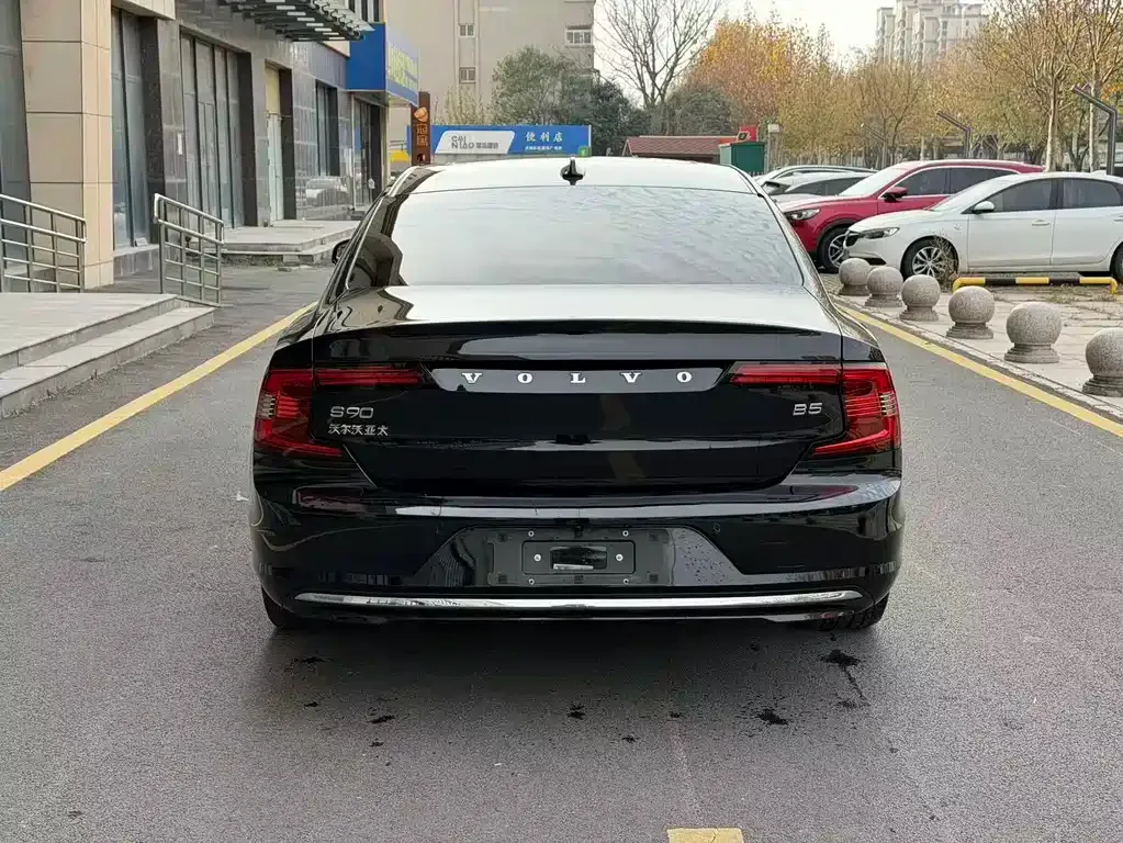Volvo S90 2025 из CN, фото 3