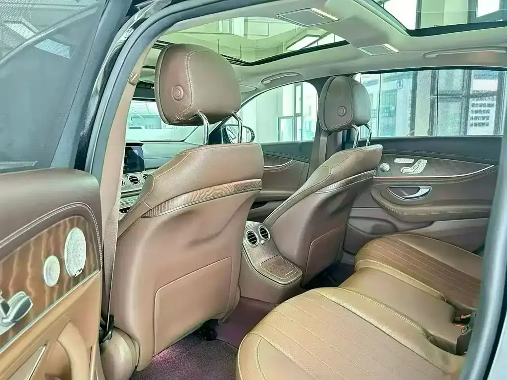 Mercedes-Benz E-Class 2023 из CN, фото 6