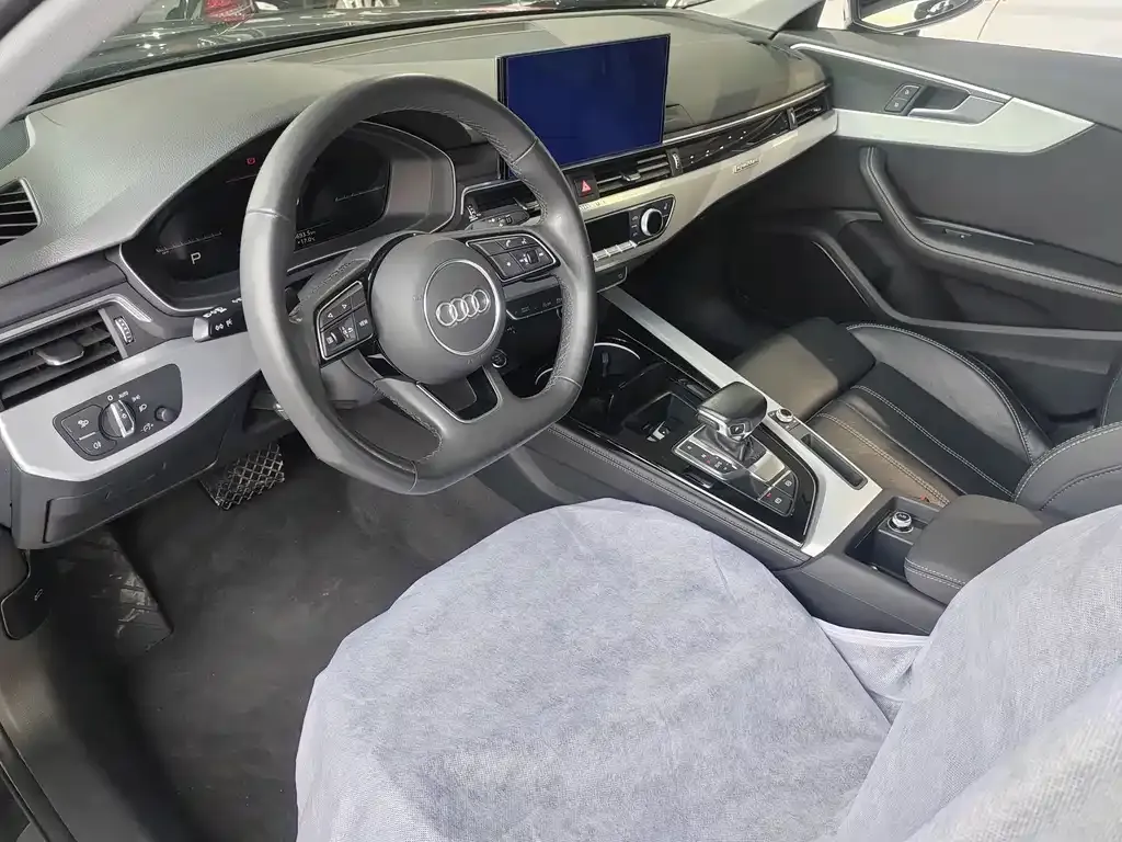 Audi A4L 2023 из CN, фото 3