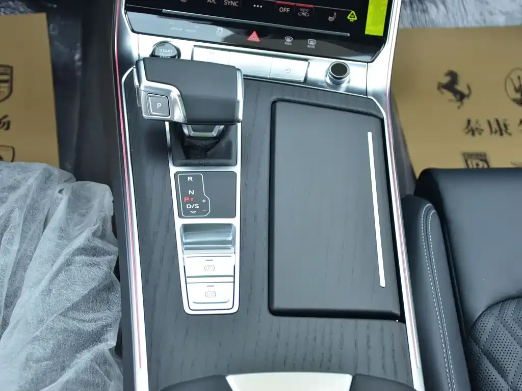 Audi A6L 2025 из CN, фото 8