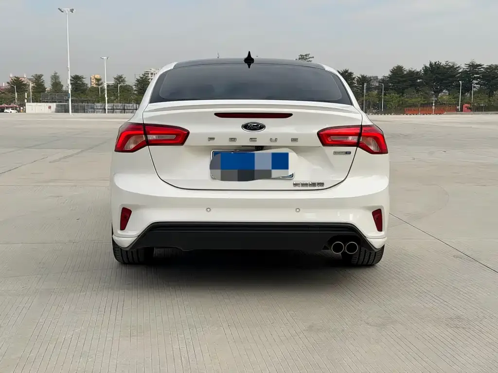Ford Focus 2022 из CN, фото 5