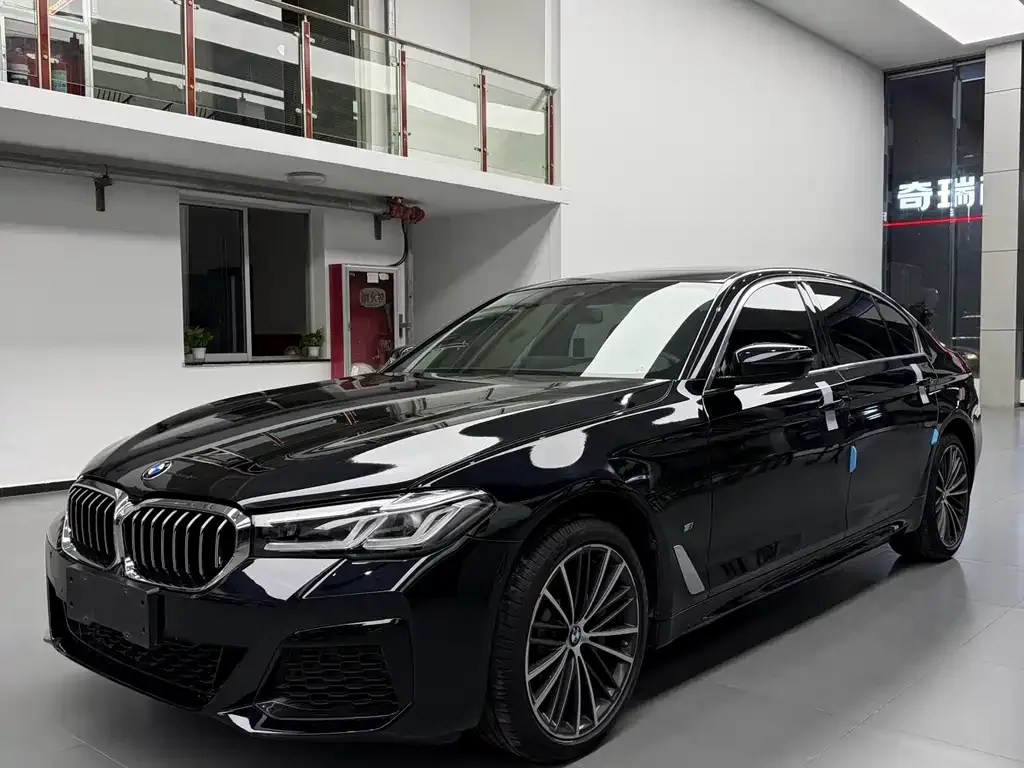 BMW 5 Series 2024 из CN, фото 1