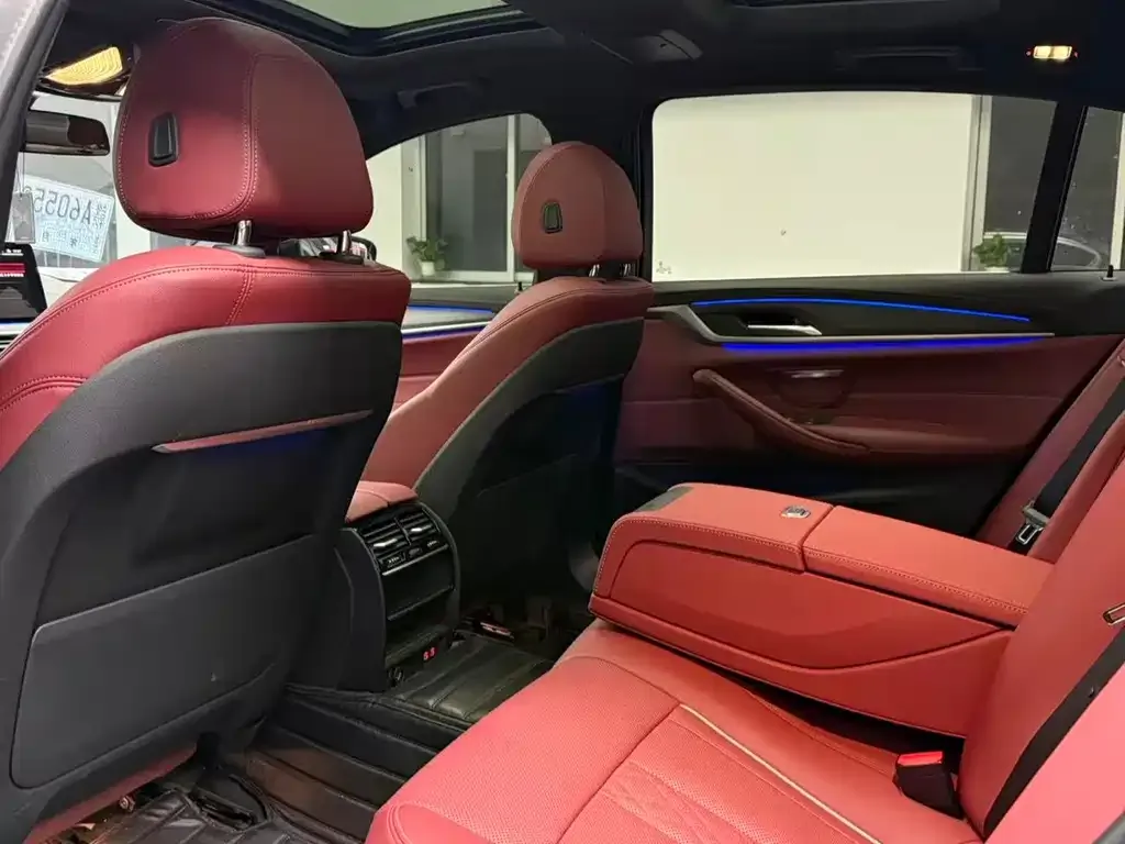 BMW 5 Series 2024 из CN, фото 6