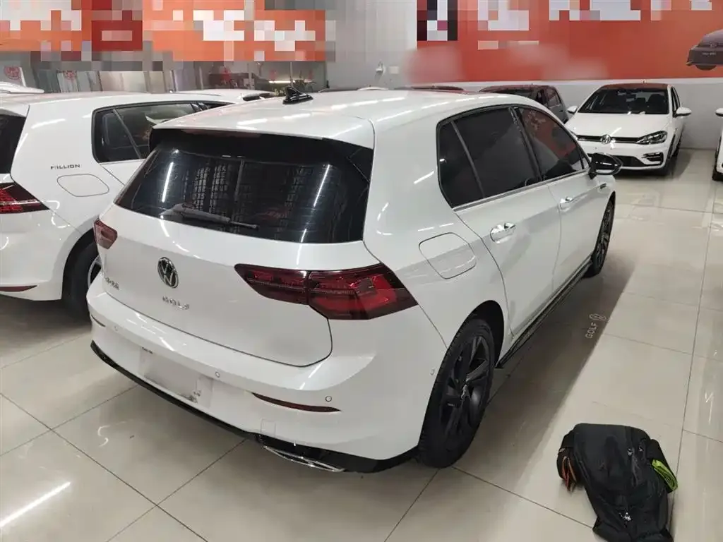 Volkswagen Golf 2024 из CN, фото 7
