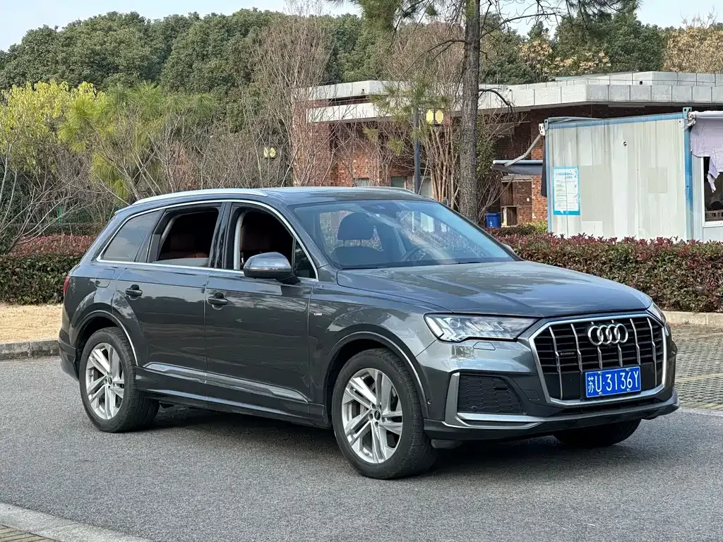 Audi Q7 — фото 6