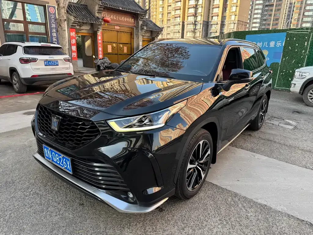 Toyota Crown Kluger 2022 из CN, фото 1