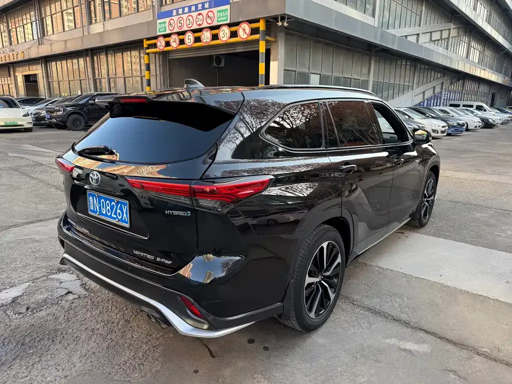 Toyota Crown Kluger 2022 из CN, фото 6