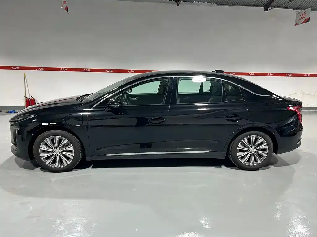 Hongqi E-QM5 — фото 10