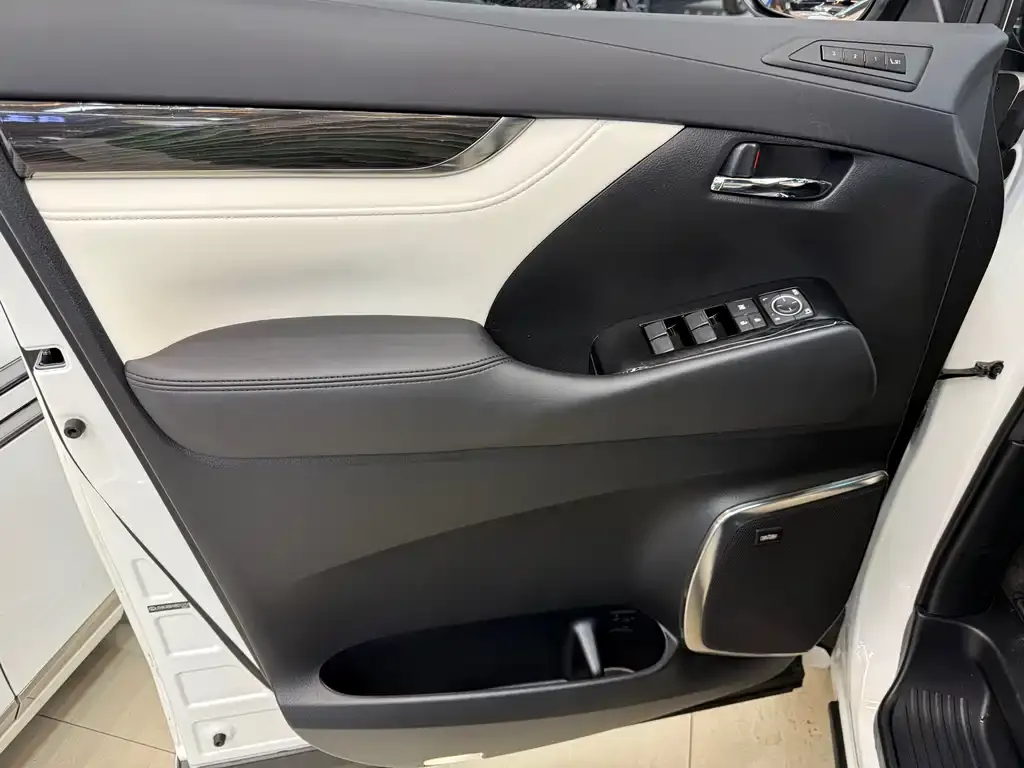 Lexus LM 2022 из CN, фото 2