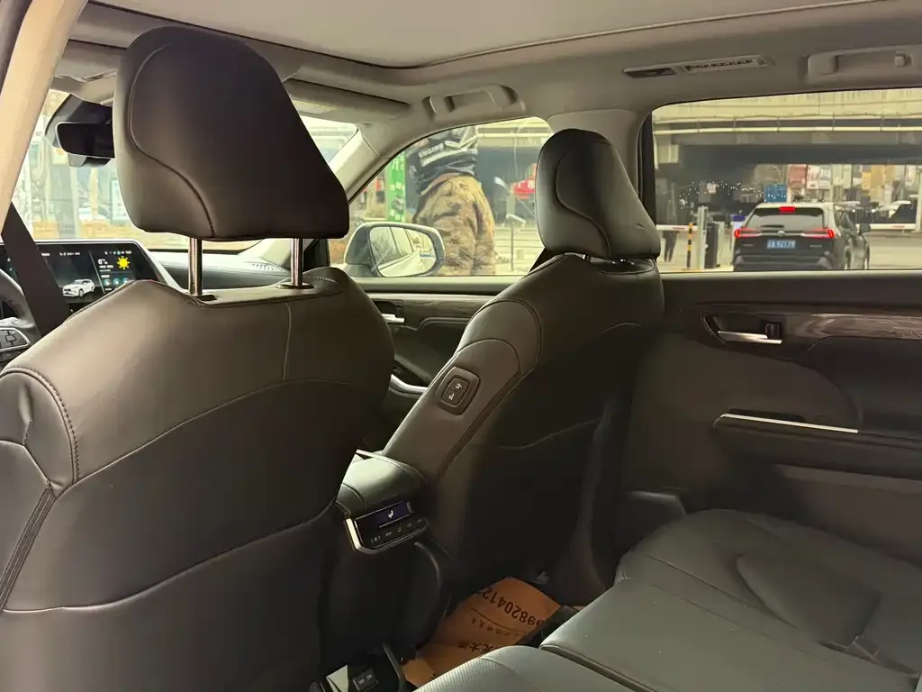 Toyota Highlander 2024 из CN, фото 4