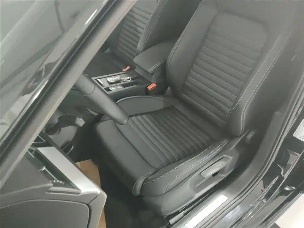 Volkswagen Magotan 2025 из CN, фото 7