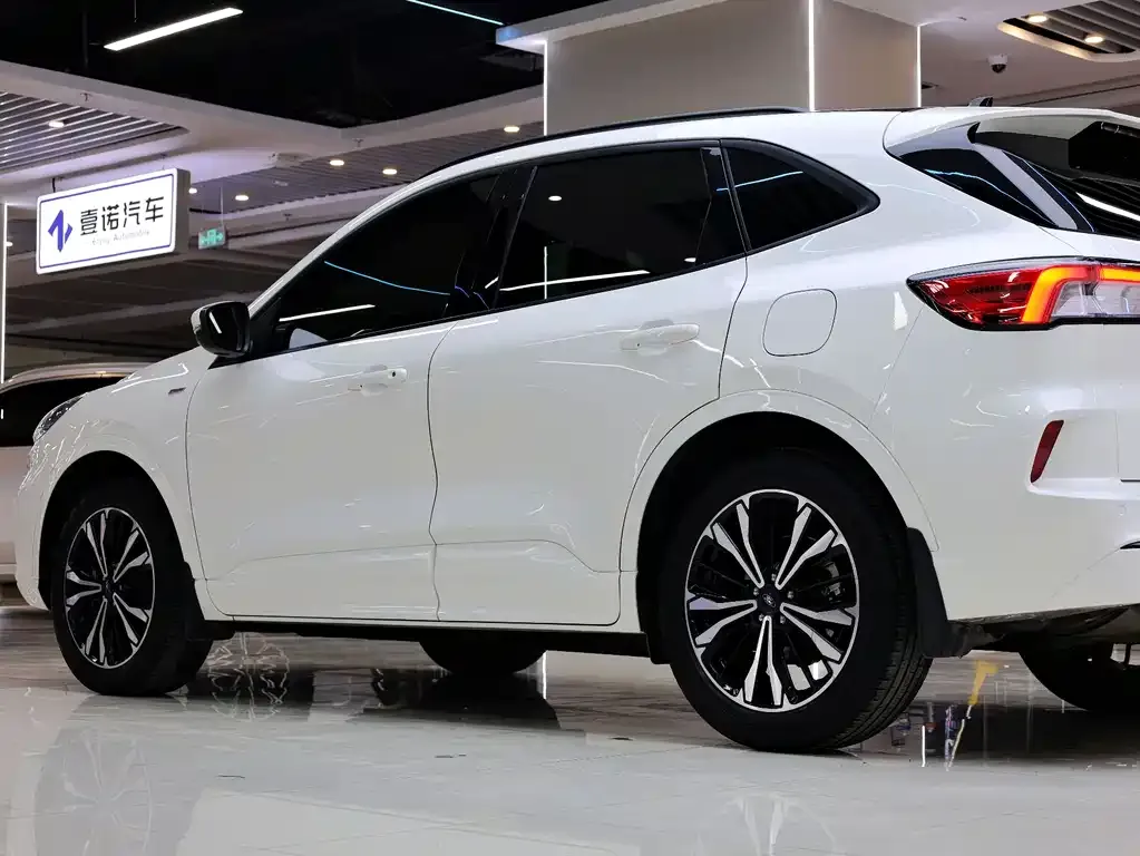 Ford Escape 2021 из CN, фото 10